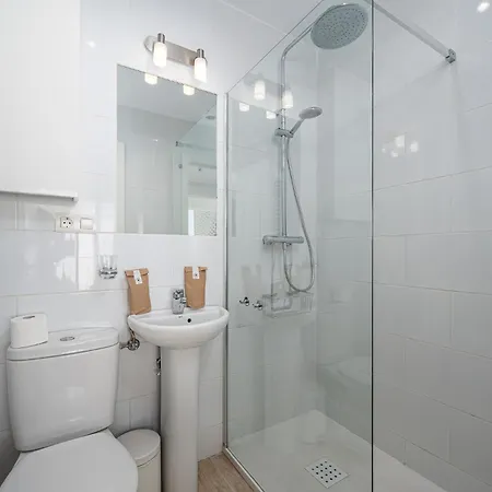 Cozy Two-storey House With Terrace In 内尔哈