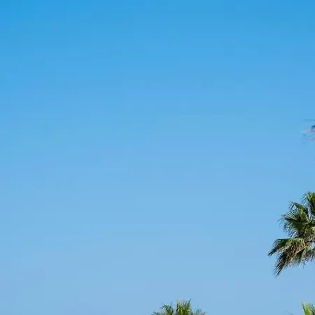 Nyaraló Cozy Two-storey House With Terrace In *