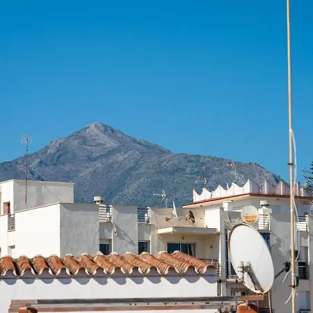 Nyaraló Cozy Two-storey House With Terrace In Nerja