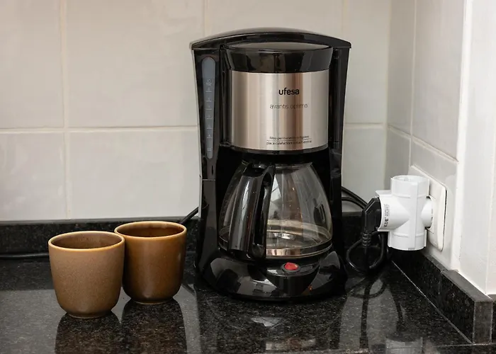 Cozy Two-storey House With Terrace In 度假居 *