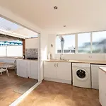 Дом отдыха Cozy Two-storey House With Terrace In Нерха